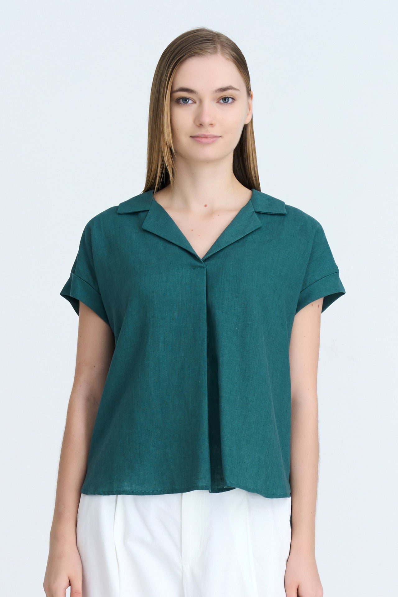 Skipper Collar Blouse