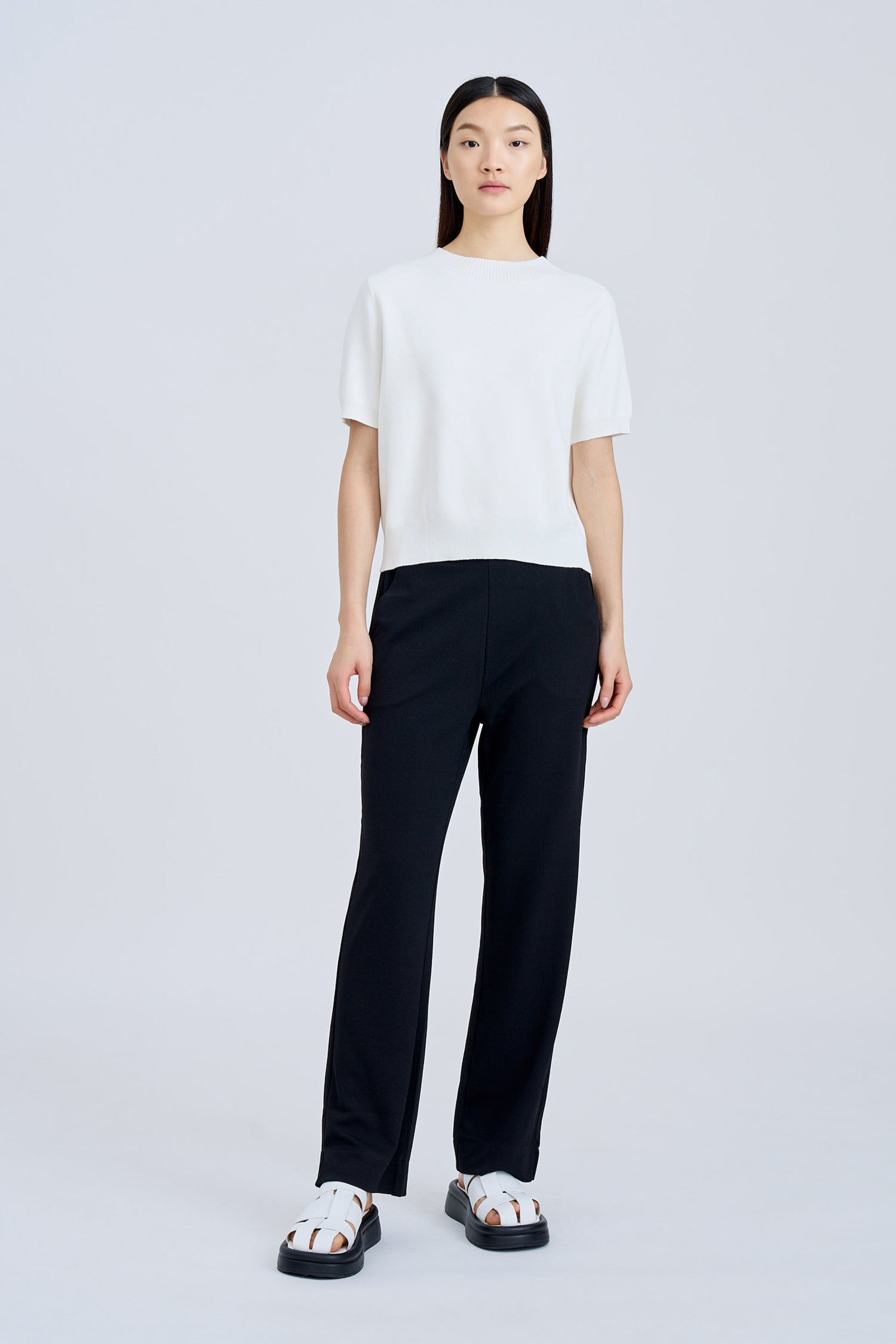 Pull-Up Straight Trousers - Black