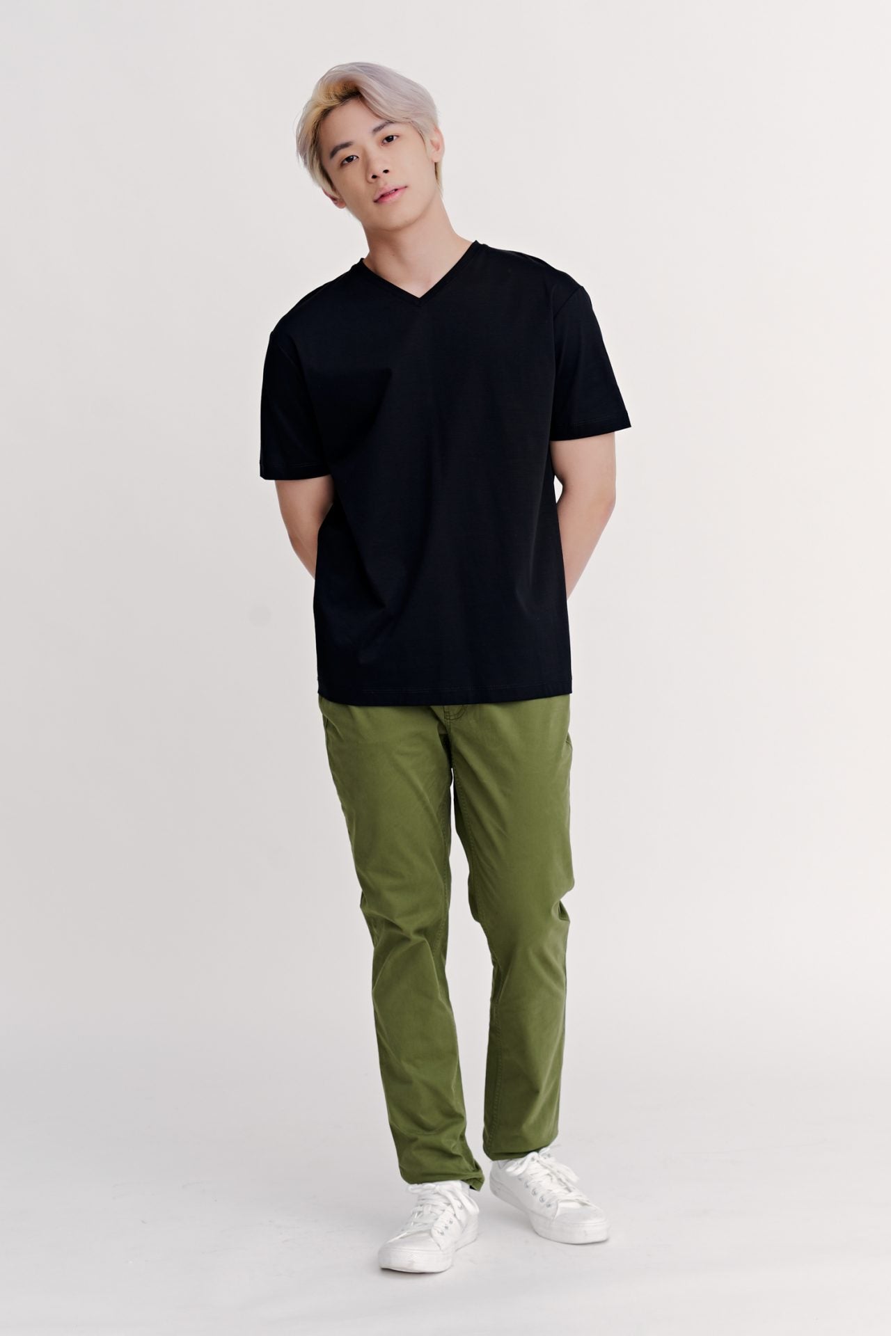 (A) Classic Regular-Fit V Neck Tee - Black