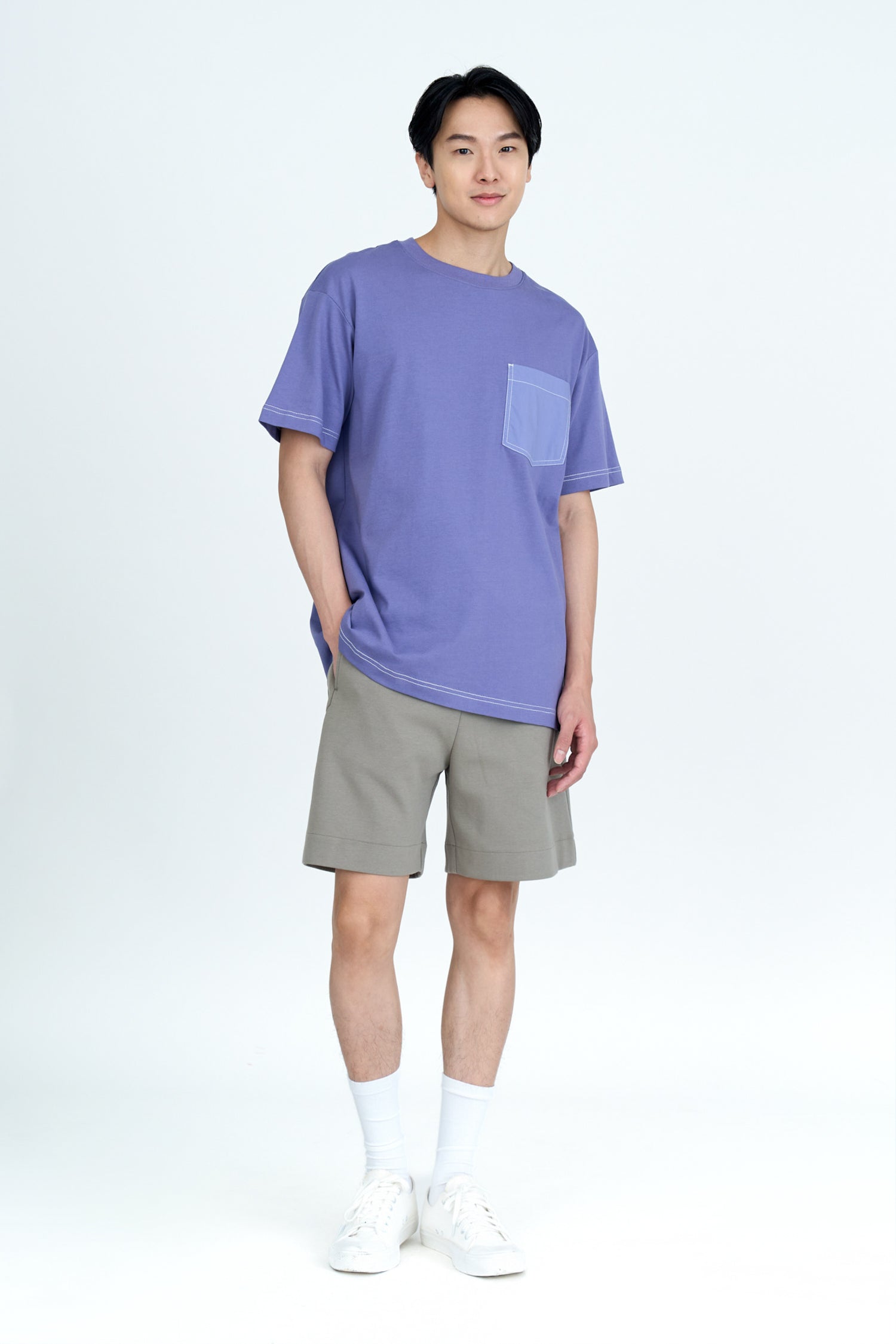 (C) Oversized Contrast Stitch Patch Pocket Tee