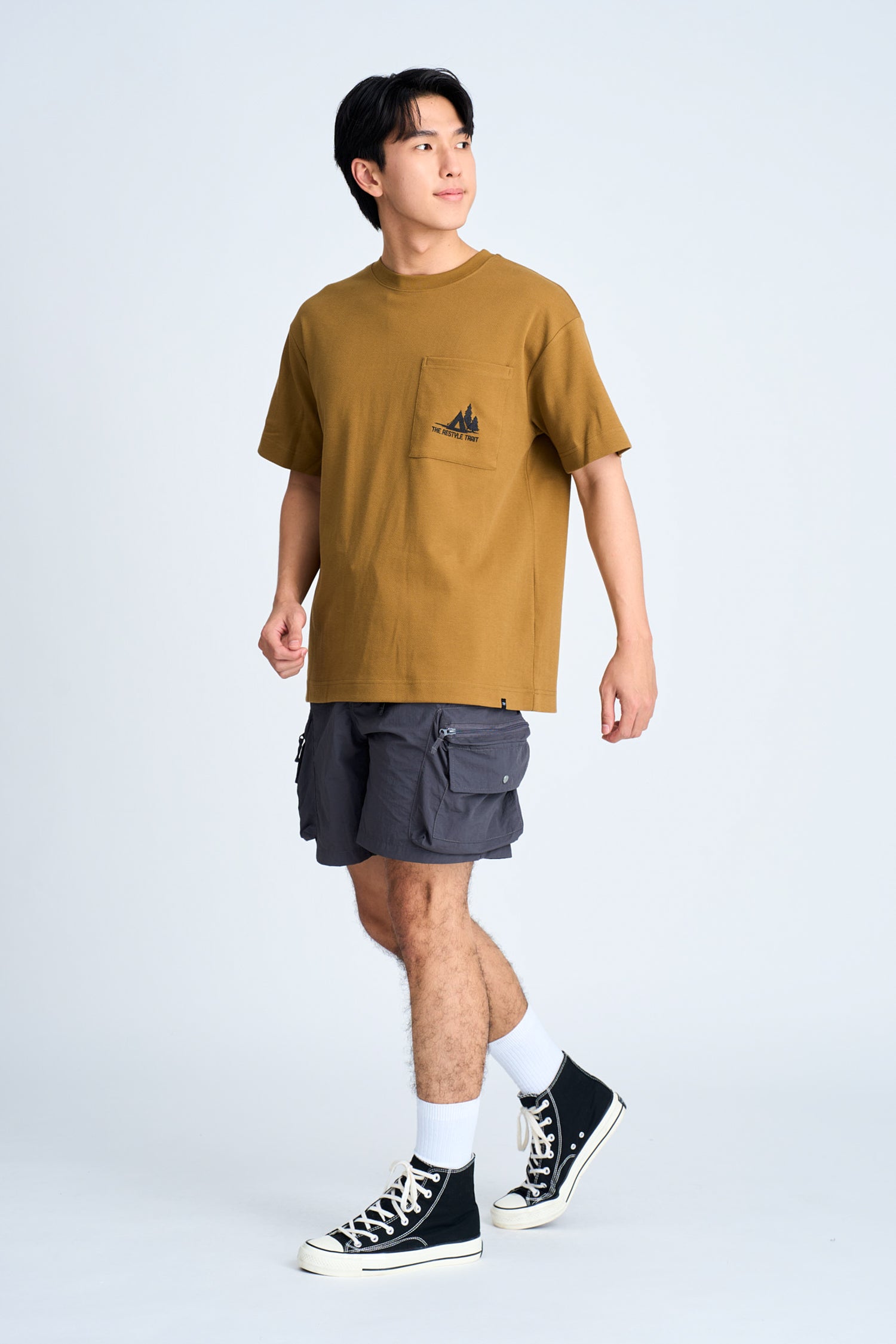 (C) Mountain Embroidery Patch Pocket Tee